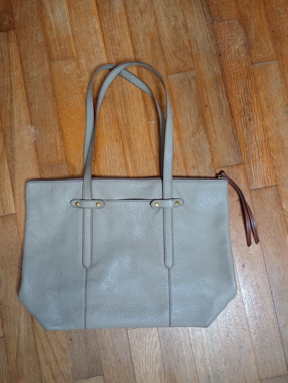 Fossil Pebbled Leather Double Handles Zipper Closure Tote Bag Light Gray